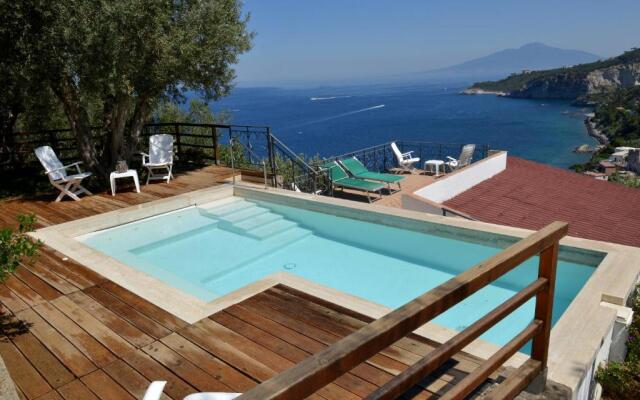 LA FENICE -white house- homeinsorrento-