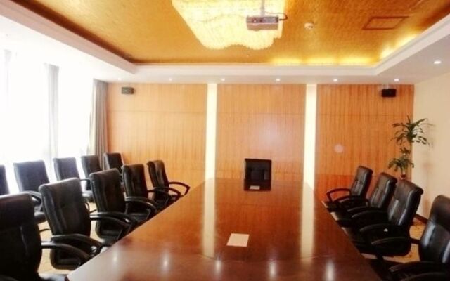 Orange Hotel  (Beijing huiyizhongxin）