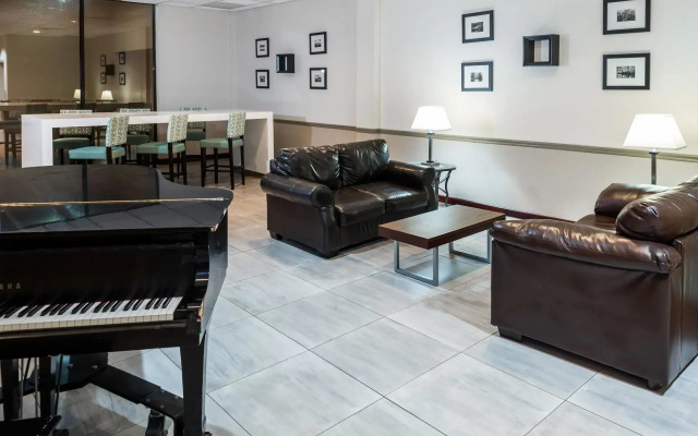 Stayable Select Gainesville