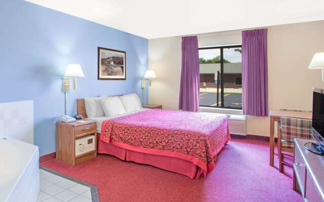 Days Inn by Wyndham Madison NE/Windsor