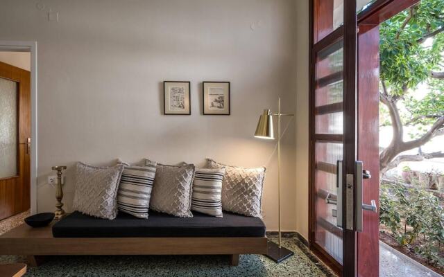 Sofia's Lemontree 3-bed House in Agios Nikolaos