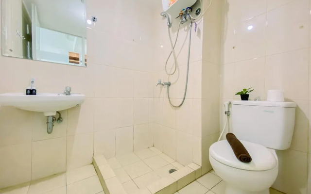 Restful And Minimalist Studio Springlake Summarecon Bekasi Apartment