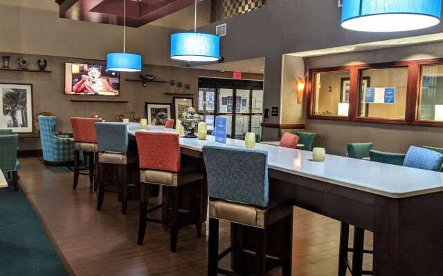 Hampton Inn & Suites Jacksonville - Beach Blvd/Mayo Clinic