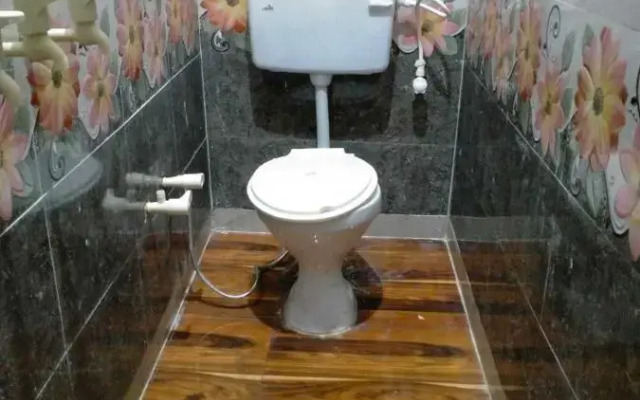 Oyo 80810F Bp Nigam Guest House