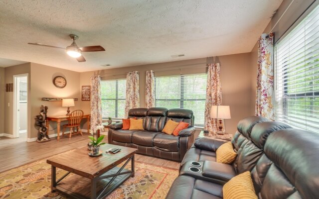 Family-friendly Gatlinburg Home w/ Hot Tub!