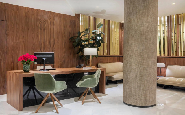 Melia White House Apartments