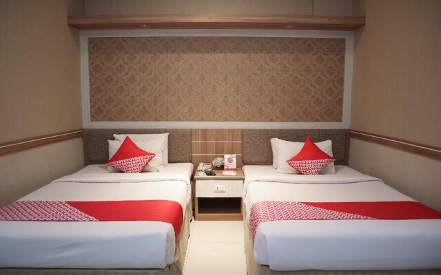 OYO 742 Mona Plaza Hotel