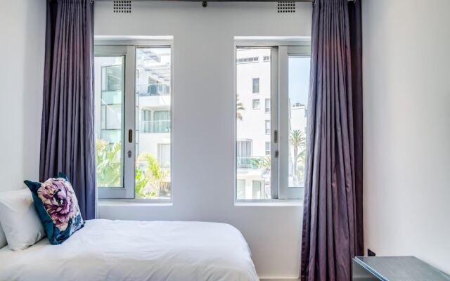 Clifton Apartment on the Waters Edge Ocean Breeze