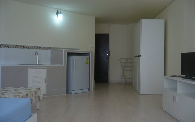 Chan Kim Don Mueang Airport Guest House