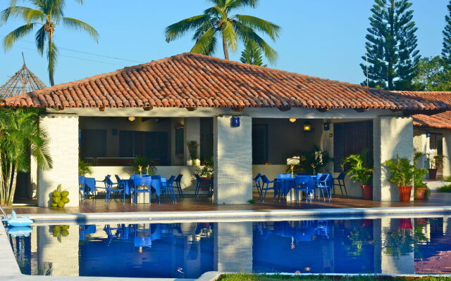 Cabo Blanco Hotel & Marina