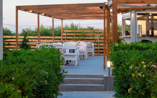 Aelia Apartments
