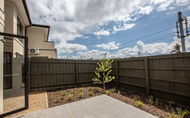 Captivating Large 4br@narre Warren