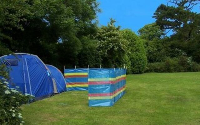 Lanarth Hotel and Caravan Park