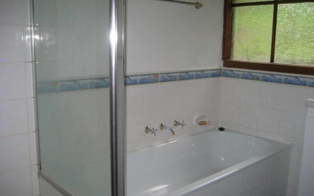 Warburton Holiday House