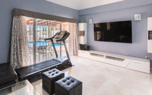 Classic Villa, luxe, private pool & prime location