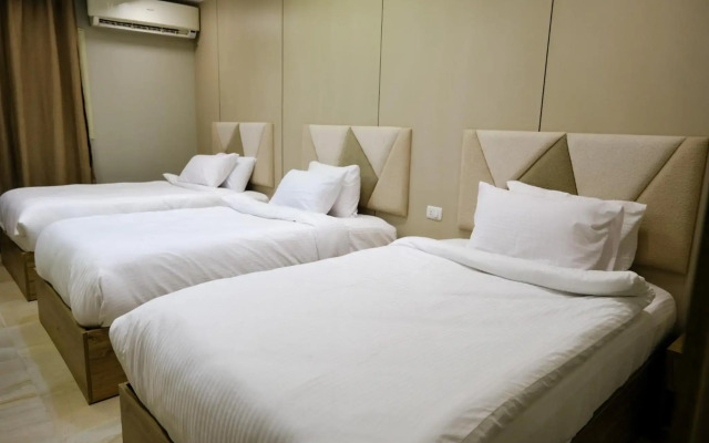 Pyramids Height Inn