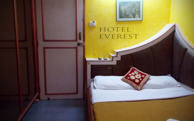 Hotel Everest