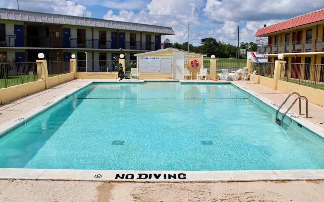 Studio 6 Suites Perry, GA