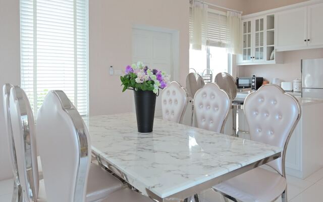 Baan Hua Hin Suk Jung