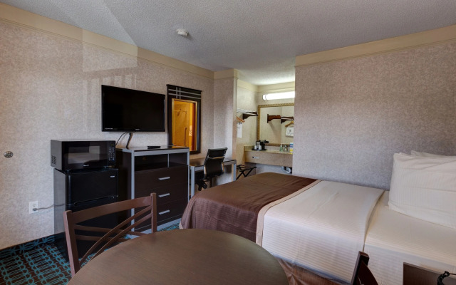 Deluxe Inn Fayetteville - I-95 Exit 49