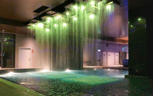 Expressionz Professional Suites by Luxurious Lifestyle Living