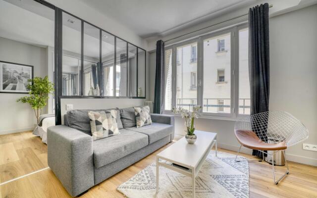 Magnifique appartement - Avenue Matignon  - B 1628