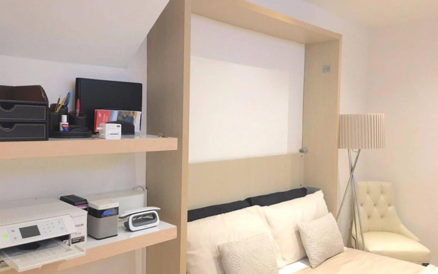 Westminster Studio Apartment