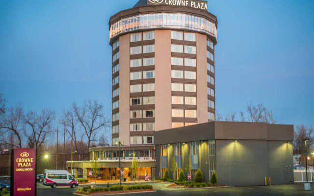 Crowne Plaza Saddle Brook, an IHG Hotel