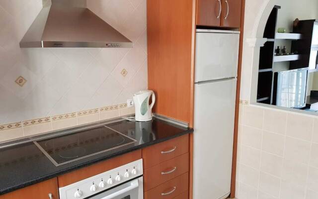 Modern 2 Bedroom Holiday Home