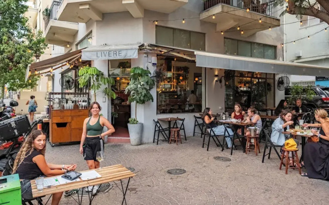 Sunny Chic in TLV Center by Sea N' Rent