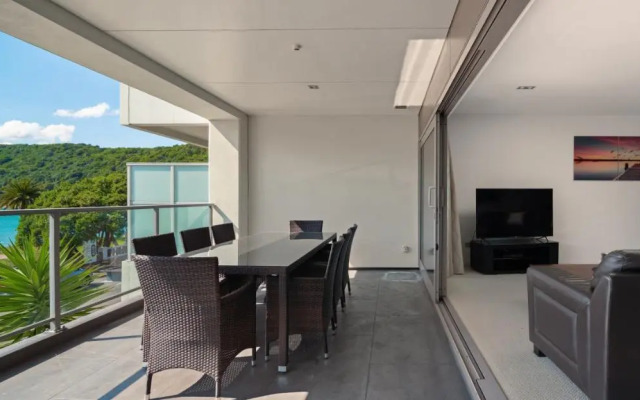 Luxury Waterfront Apartment - Abode No 1