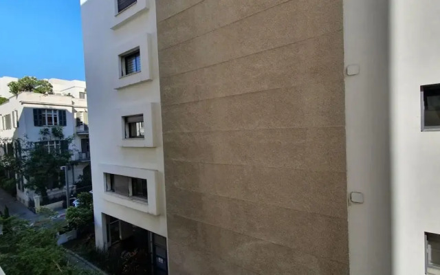 Yavne Brillant in Tel Aviv-yafo