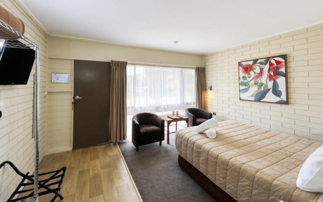 Motel Meneres – Guest Rooms – Corowa
