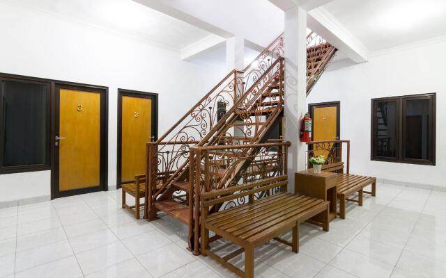 OYO 1242 Penginapan Rb Syariah