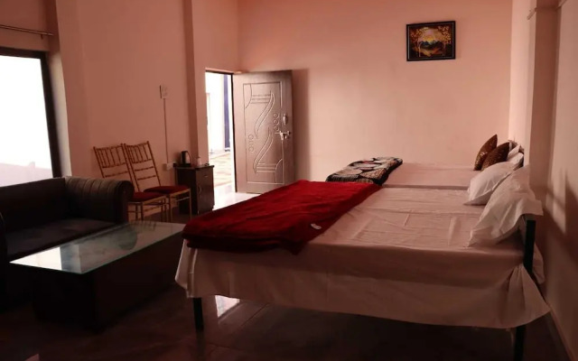 Moonvilla Banquet And Hotels