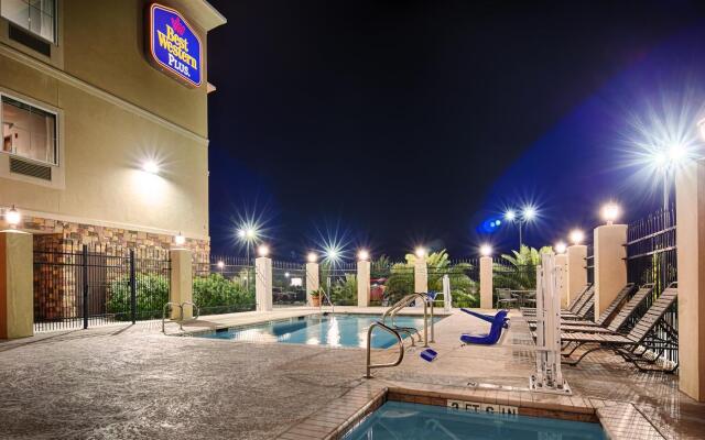 Best Western Plus Kenedy Inn