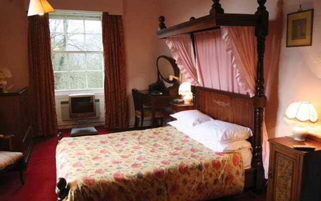 Lockerbie Manor