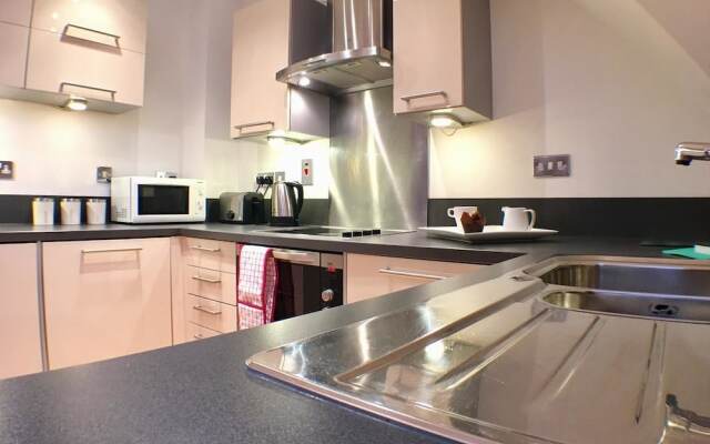 Luxurious Wessex Apartment