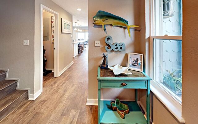 Selleck Condo by RedAwning