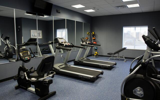 Holiday Inn Express & Suites Edwardsville by IHG