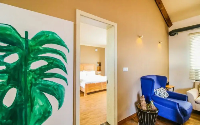 Zizai Garden Traveling with Hotel