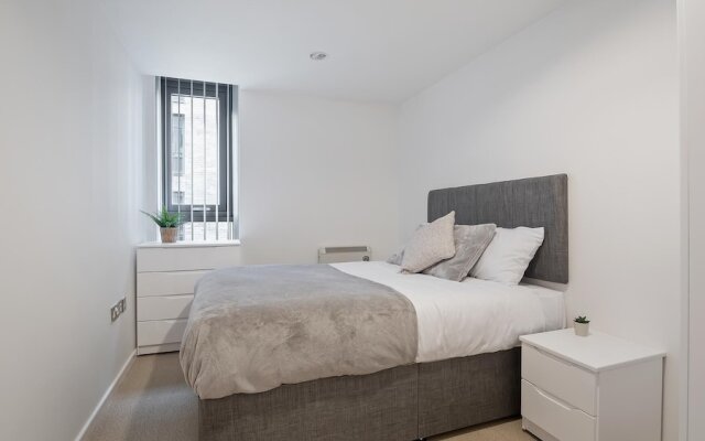 Stylish 2BR Apartment in Heart of Sheffield