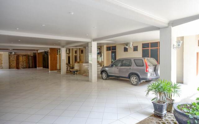 RedDoorz Plus near Haluoleo University