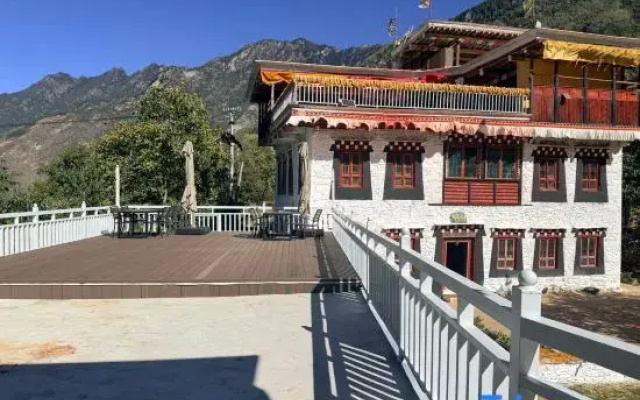 Gedabo Liyu Courtyard | Mountain View Homestay