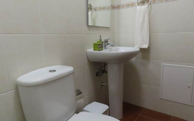 Lovely 3-bed House in Queimada Ideal for Families