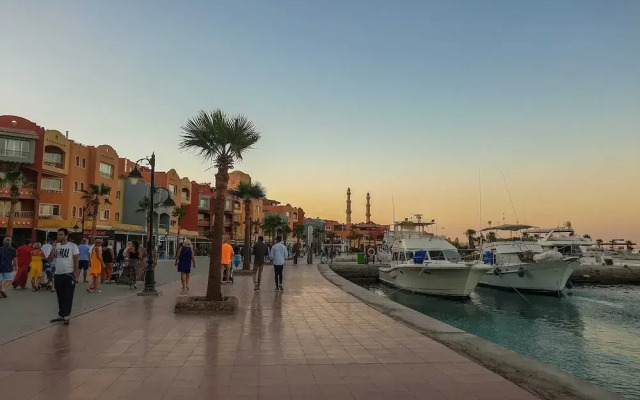 The Hill View Apartment