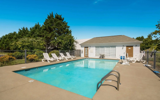 Quality Inn Decherd / Winchester