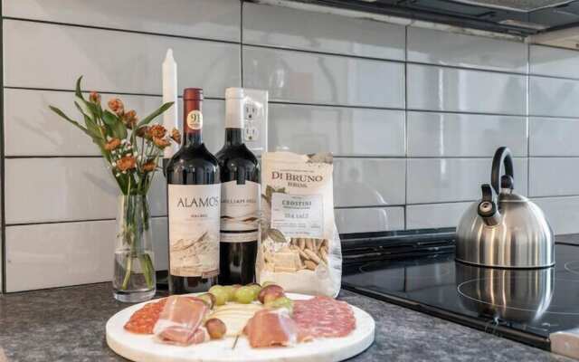 E Passyunk Ave 1BR Gem Prime Location