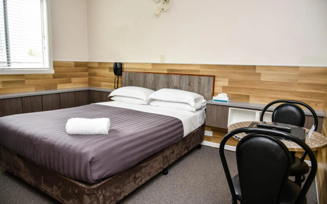 Hobart Tower Motel