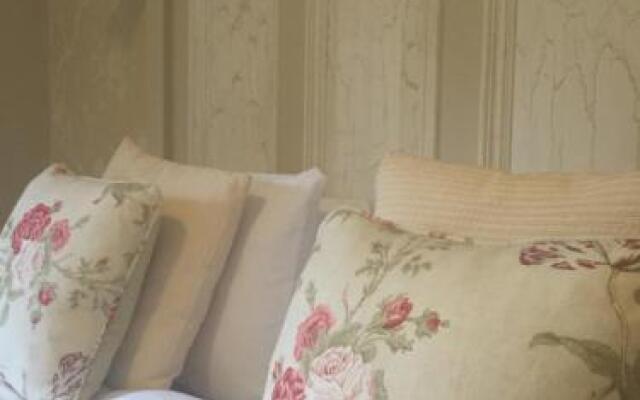 Riverbank, Country Pub and Guesthouse